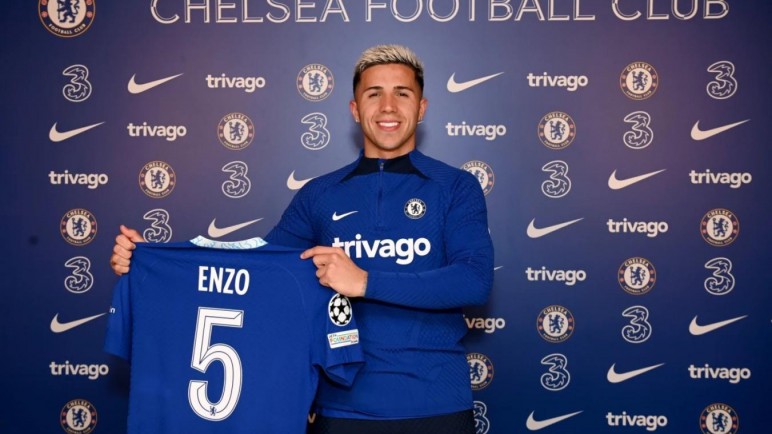 Enzo Fernández llegó al Chelsea y esta feliz de "jugar en la mejor liga del mundo"
